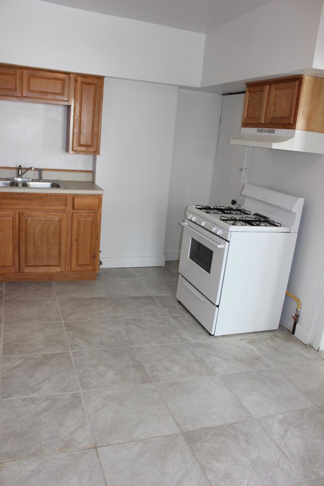 2212 Brown Ave, Scranton, PA 18509 - photo 7