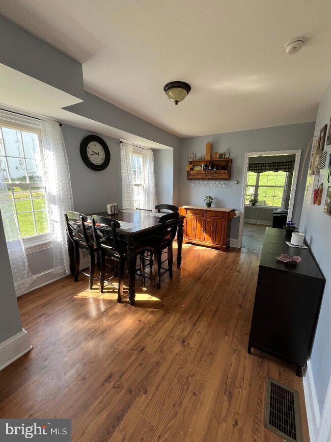 216 S And k St, Spring City, PA 19475 - photo 7