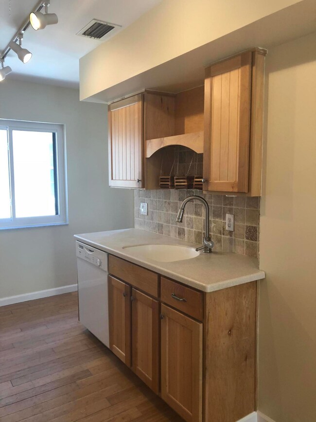 121 13th Ave S unit D, Jacksonville Beach, FL 32250 - photo 6