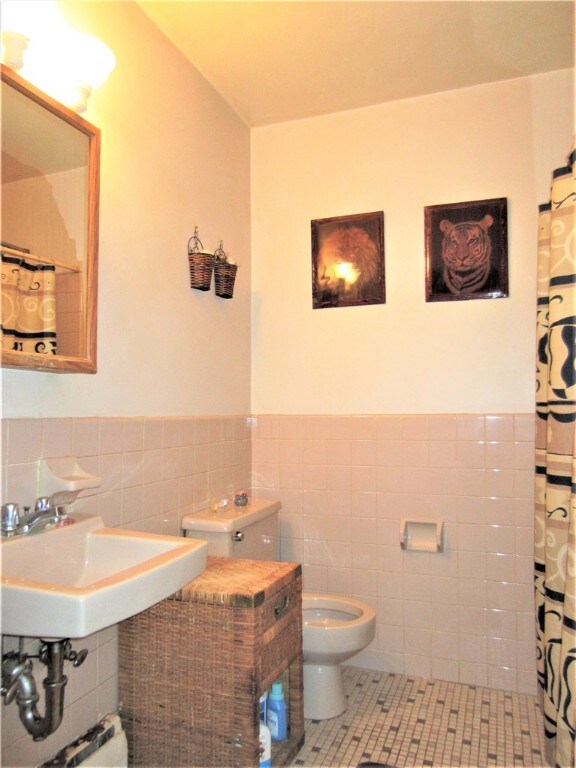 Good Size Full Bath, Ceramic Tile, Tub & Shower. L