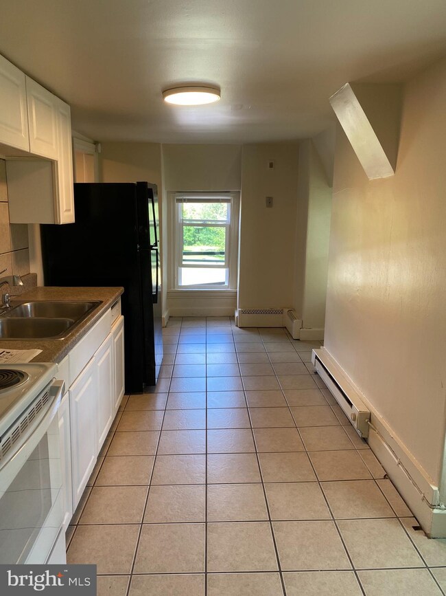 725 W Broad St unit 1, Quakertown, PA 18951 - photo 5