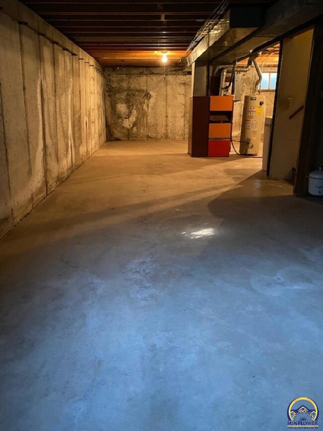 609 Pierce St, Maple Hill, KS 66507 - photo 4