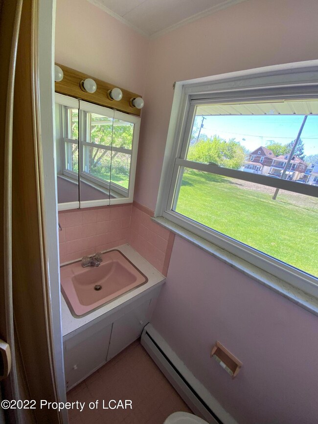 58 Dagobert St, Wilkes Barre, PA 18702 - photo 5