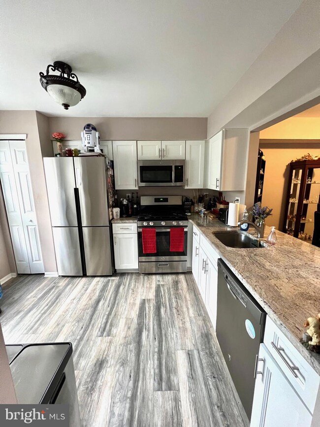 4502B Fenwick Ln, Mount Laurel, NJ 08054 - photo 5