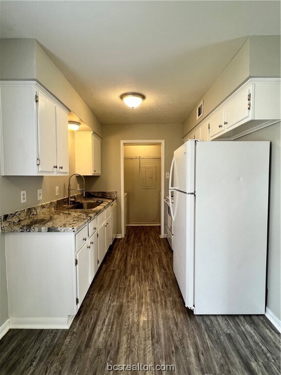 803 Autumn Cir unit A, College Station, TX 77840 - photo 6