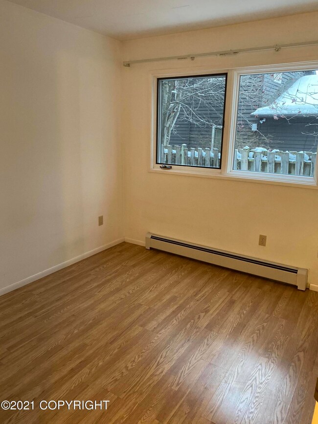 2812 Aspen Dr unit A, Anchorage, AK 99517 - photo 4