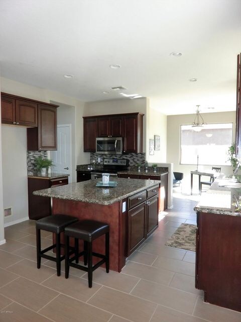 3463 E Powell Way (27)