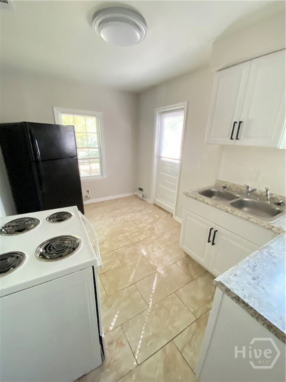 1318 E 53rd St, Savannah, GA 31404 - photo 5