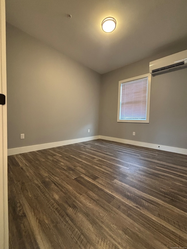 303 Norwich-New London Turnpike unit N, Montville, CT 06382 - photo 4