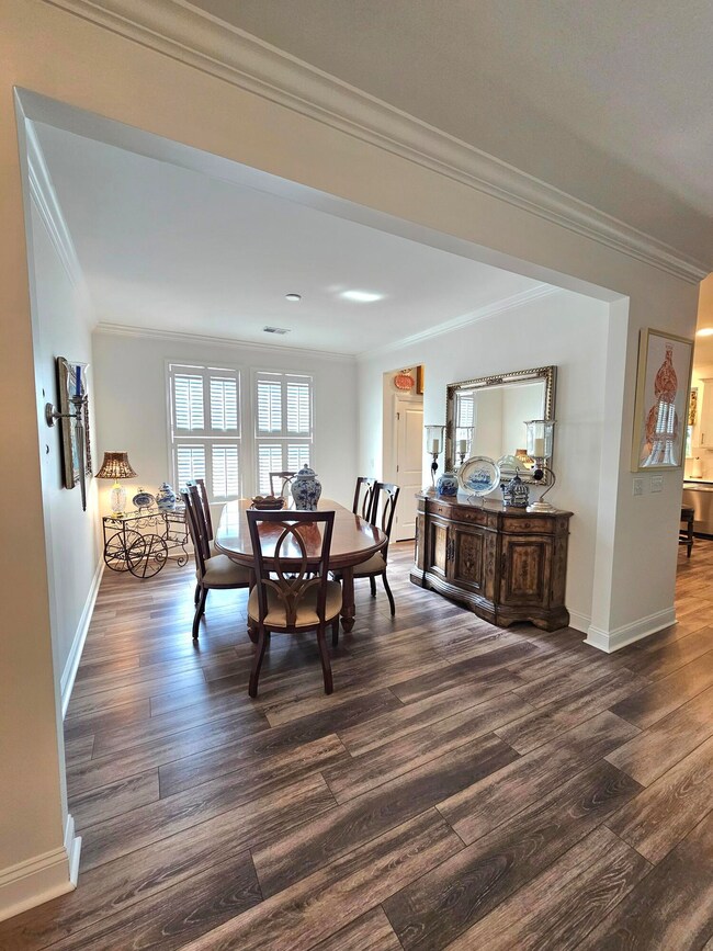 Formal Dining 4