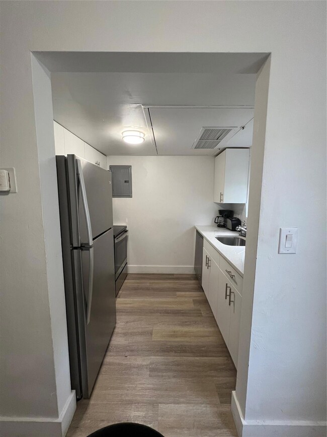 2100 NE 33rd Ave unit 2/1 A, Fort Lauderdale, FL 33305 - photo 6