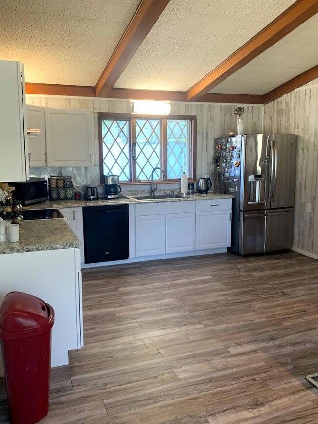 29 Rhode Island Ave, Millinocket, ME 04462 - photo 4