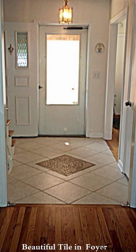 1241 Viewmont Dr, Schenectady, NY 12309 - photo 2