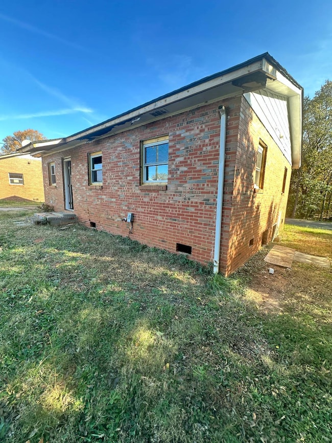 2147 Wilson Heights Ave, Charlotte, NC 28216 - photo 2