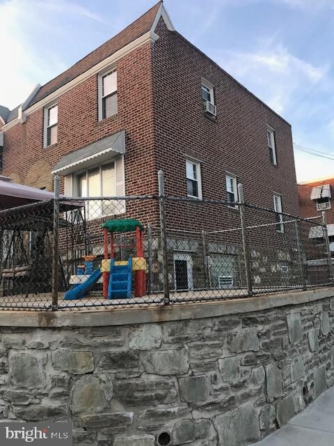 4245 Marple St, Philadelphia, PA 19136 - photo 4