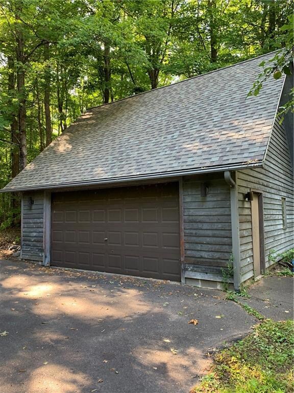 Enjoy the spacious 2 car garage!