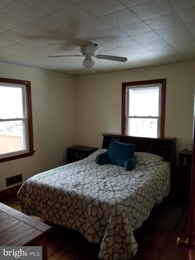 301 Charles Rd, Linthicum Heights, MD 21090 - photo 6