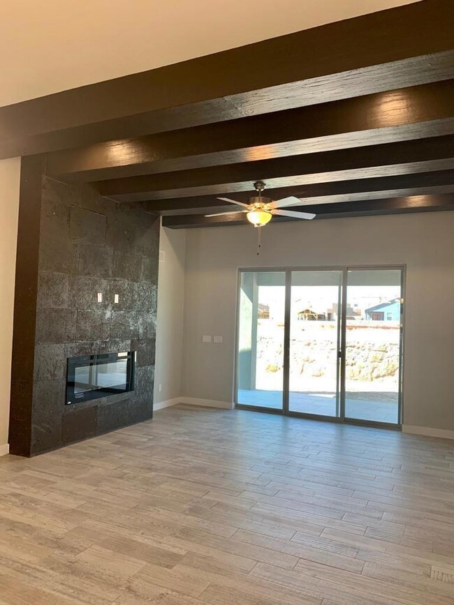 800 Blinkers Dr, El Paso, TX 79928 - photo 5