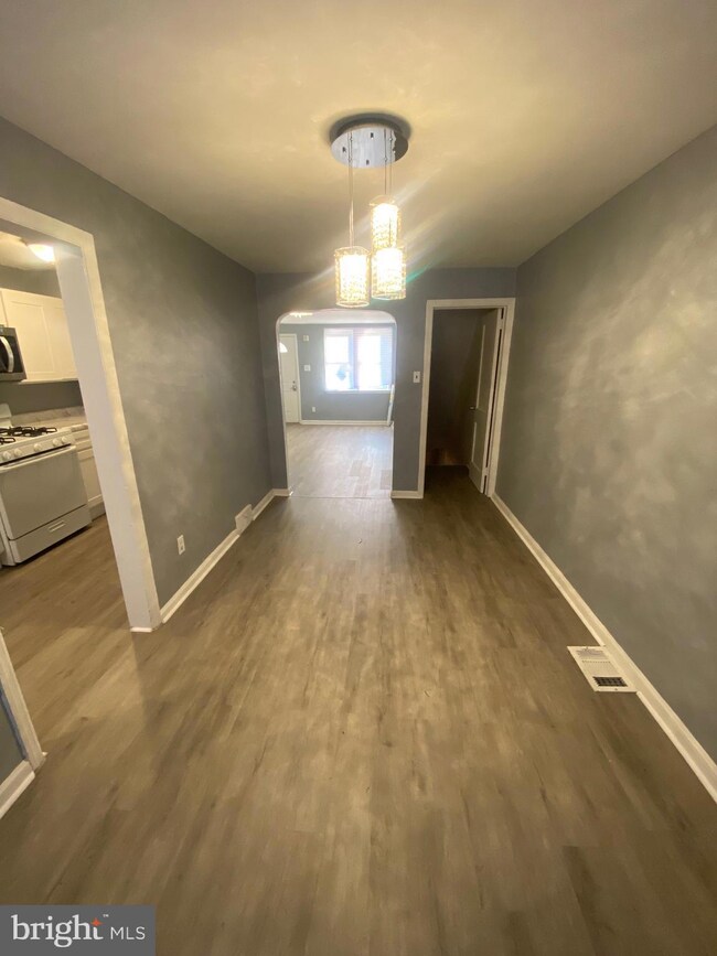 565 S 3rd St, Darby, PA 19023 - photo 5