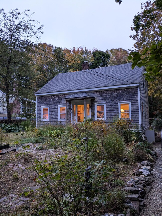 9 Bonnie Brae St, Camden, ME 04843 - photo 3