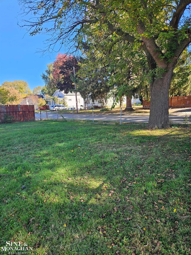 186 Hubbard St, Mount Clemens, MI 48043 - photo 4