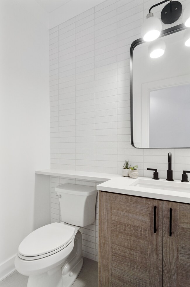 1116 W Addison St unit 1, Chicago, IL 60613 - photo 5