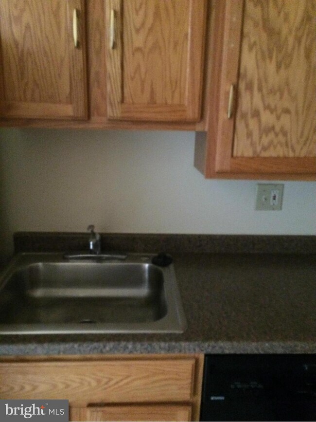 5100 F St SE unit 9, Washington, DC 20019 - photo 3