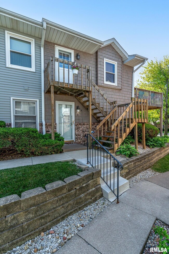 2424 E 51st St unit D, Davenport, IA 52807 - photo 2