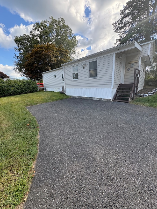 158 A Bayberry Ln, Danbury, CT 06811 - photo 4