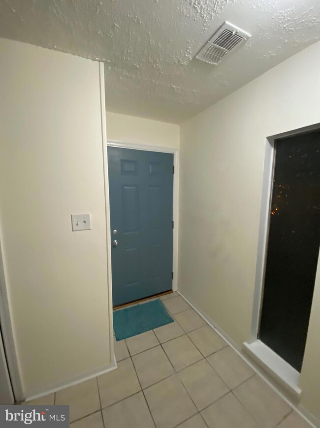 5794 Village Green Dr unit 3/5794, Alexandria, VA 22309 - photo 5