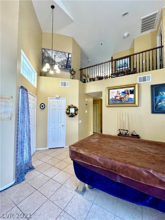 2-Story Entryway