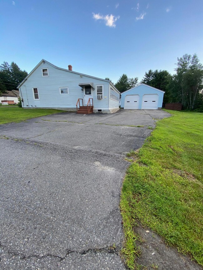 21 Pooler Ave, Skowhegan, ME 04976 - photo 7