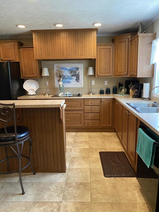 007 kitchen