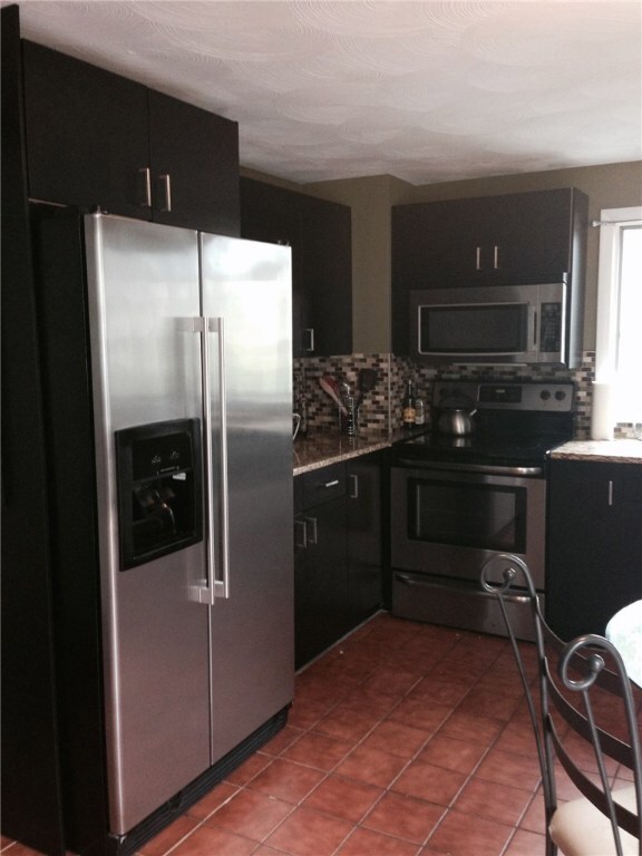 68 Huxley Ave, Providence, RI 02908 - photo 2