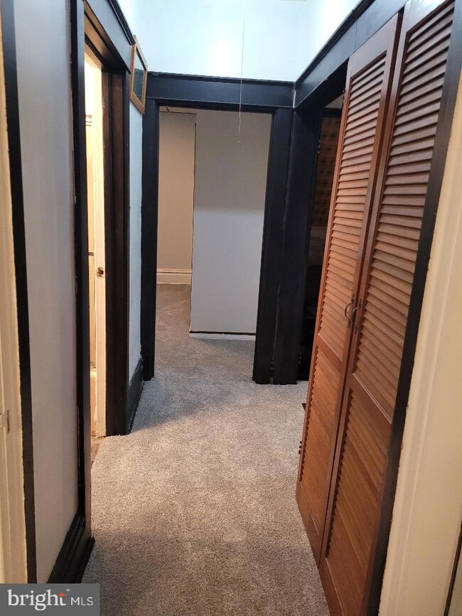 307 N 2nd St unit 307, Lemoyne, PA 17043 - photo 3