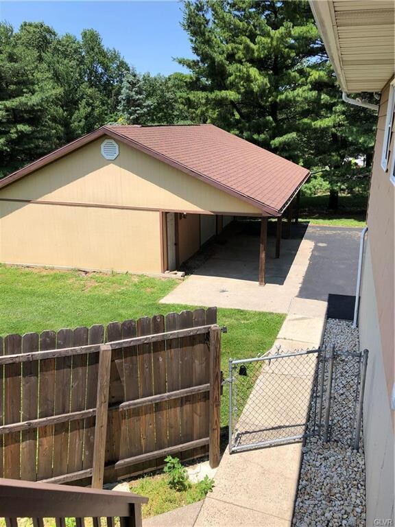 6736 Old Grange Rd, Slatington, PA 18080 - photo 5