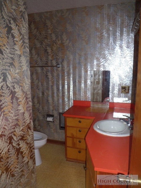 Bathroom 2