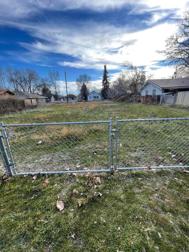 0 Vine Ave unit 497,498, Klamath Falls, OR 97601 - photo 3