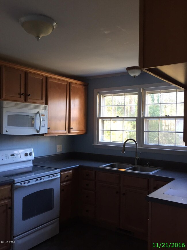 811 Edgewood Dr, Jacksonville, NC 28540 - photo 4