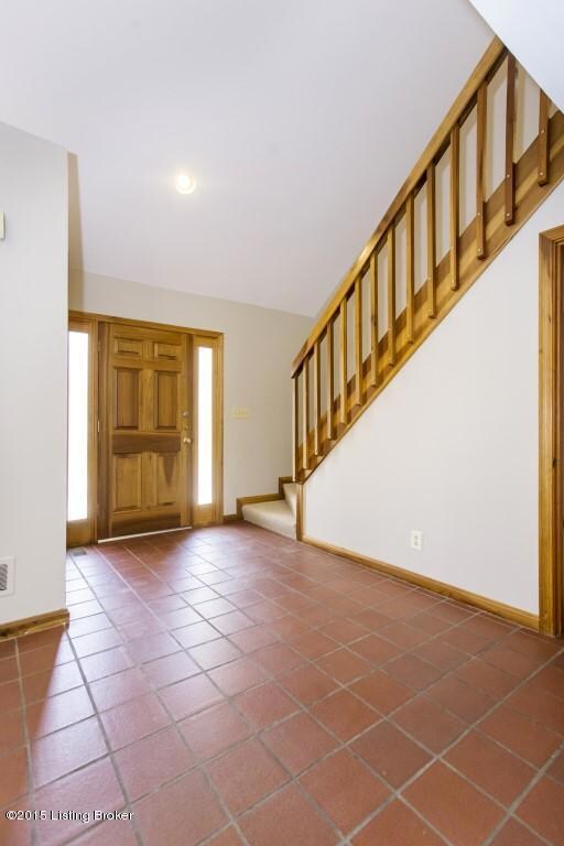 5 Foyer (Medium)