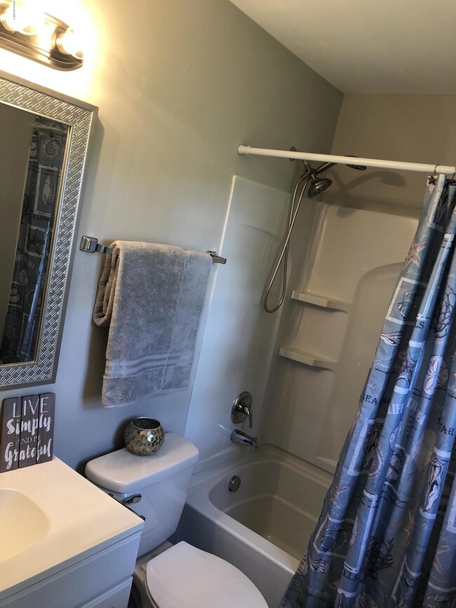 203 Columbia Dr, Jacksonville, NC 28546 - photo 6