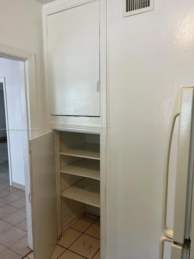 1035 Grant St unit 3, West Palm Beach, FL 33407 - photo 5