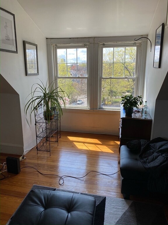 70 Perry St unit 4, Brookline, MA 02446 - photo 4