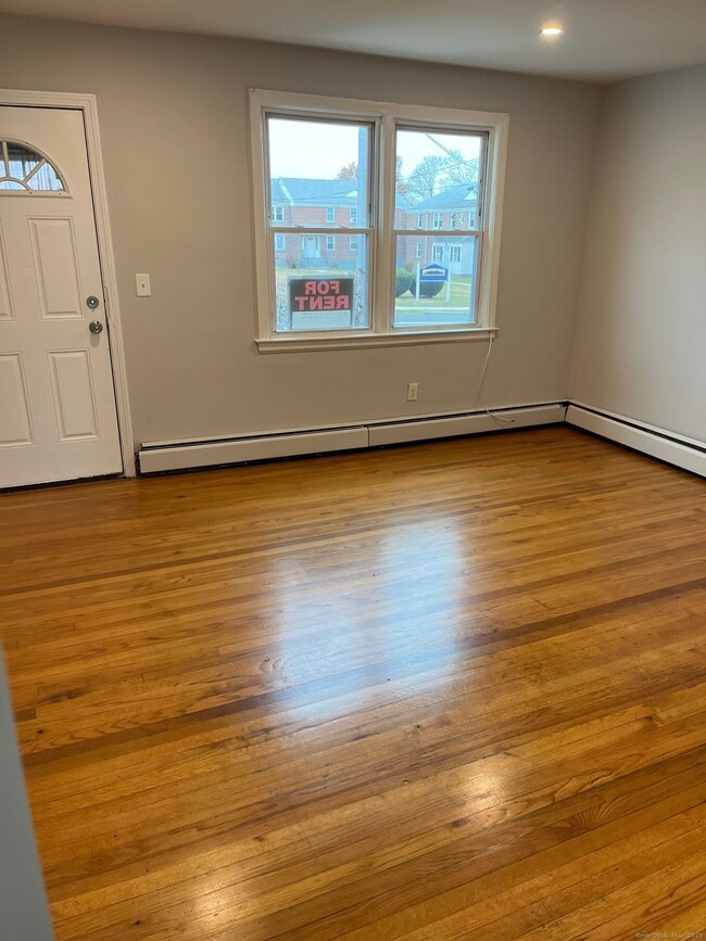 930 William St unit A, Bridgeport, CT 06608 - photo 3