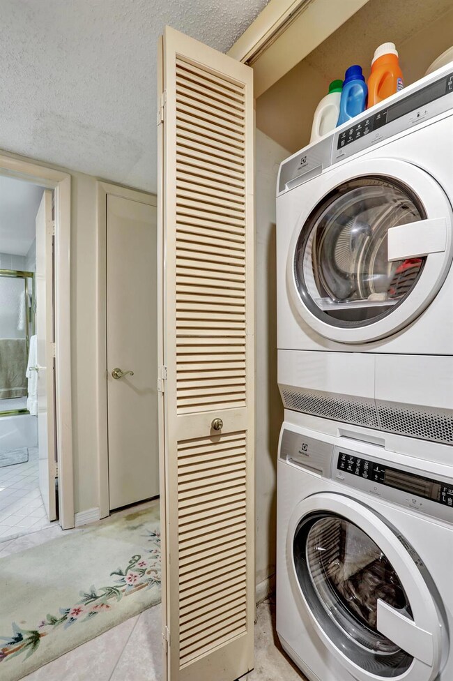 1800 NE 40th Ct unit 205, Pompano Beach, FL 33064 - photo 6