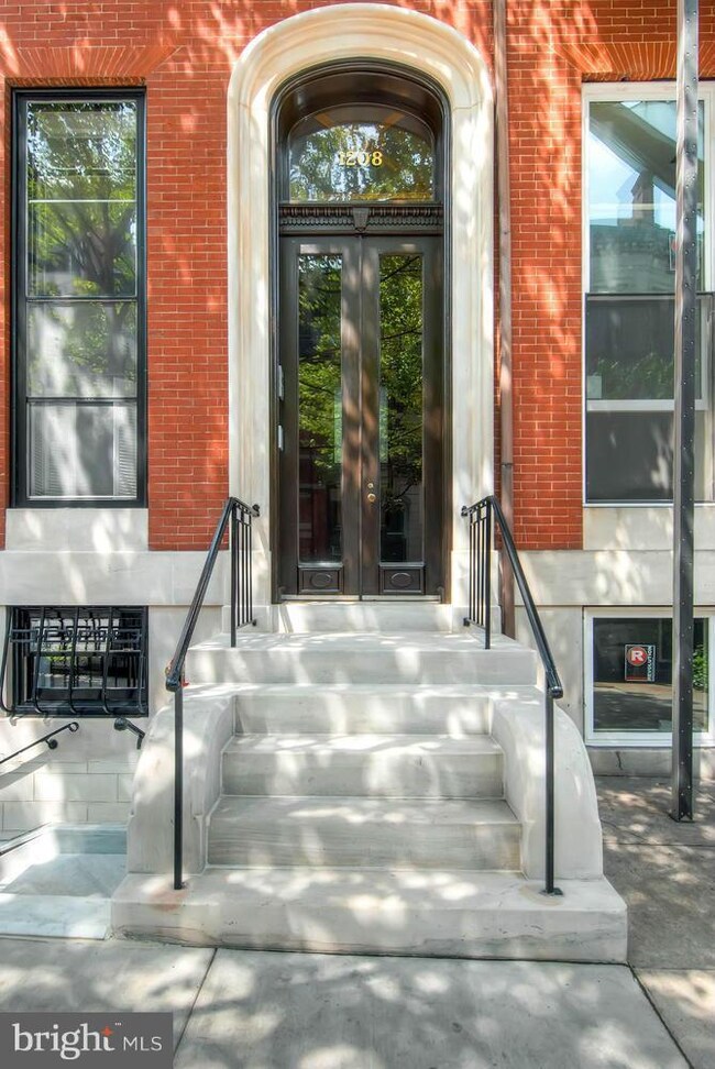 1208 Saint Paul St unit D, Baltimore, MD 21202 - photo 2