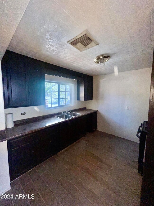 1552 E 11th St, Douglas, AZ 85607 - photo 2