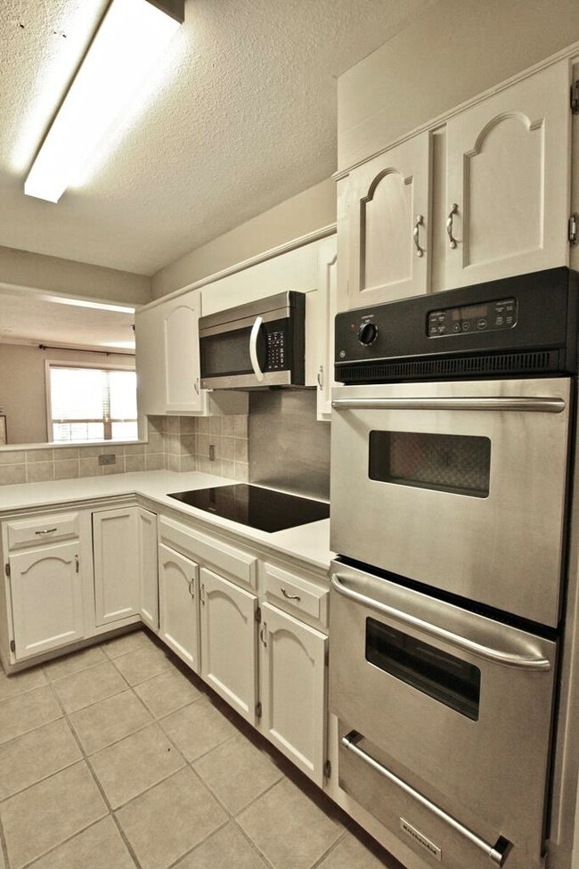 3207 Sycamore Ave, Bay City, TX 77414 - photo 5