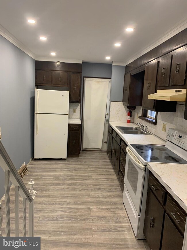 541 S 13th St, Reading, PA 19602 - photo 4