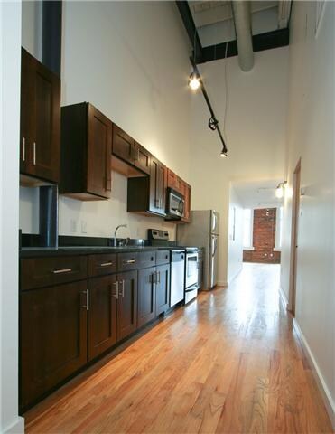 17' and 24' foot ceilings, Hardwoods throughout the residence. This is your traditional LOFT.